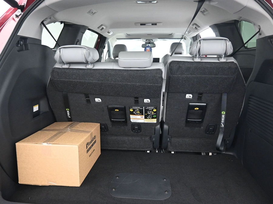 New 2026 Toyota Sienna Hybrid XLE Base - BraunAbility Side Entry In Floor Automatic Ramp