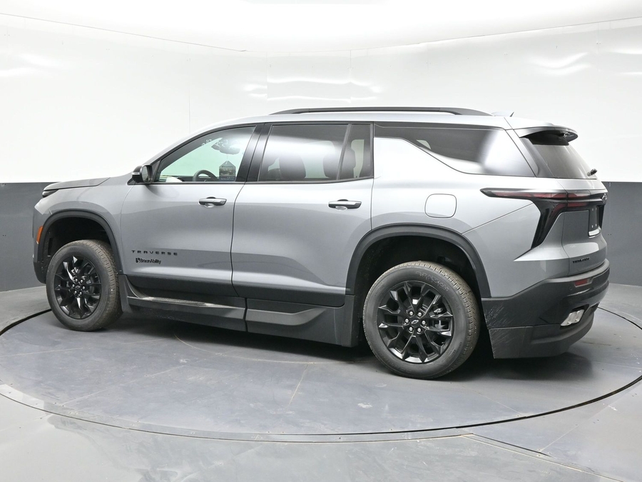 New 2026 Chevrolet Traverse 1LT Midnight - BraunAbility Side Entry Entry In Floor Automatic Ramp