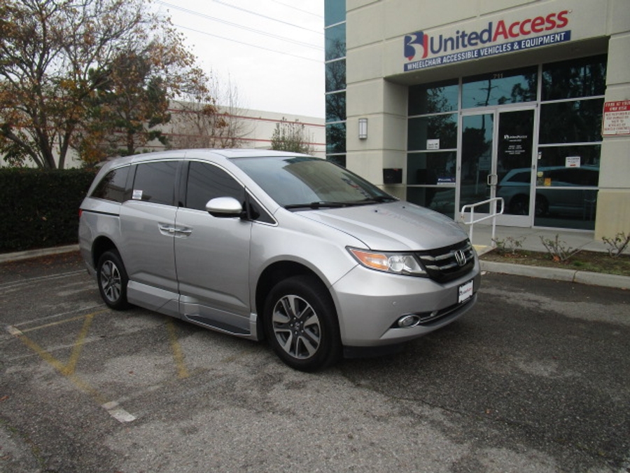 Used 2015 Honda Odyssey Touring Elite - VMI Side Entry Entry In Floor Automatic Ramp