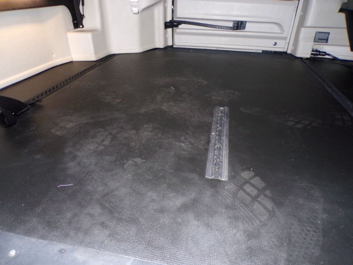 2023 CHRYSLER VOYAGER - Image 5