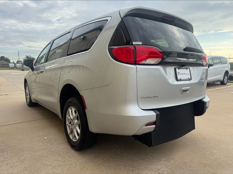Used 2022 Chrysler Voyager LX - ATS Rear Entry Fold Out Manual Ramp