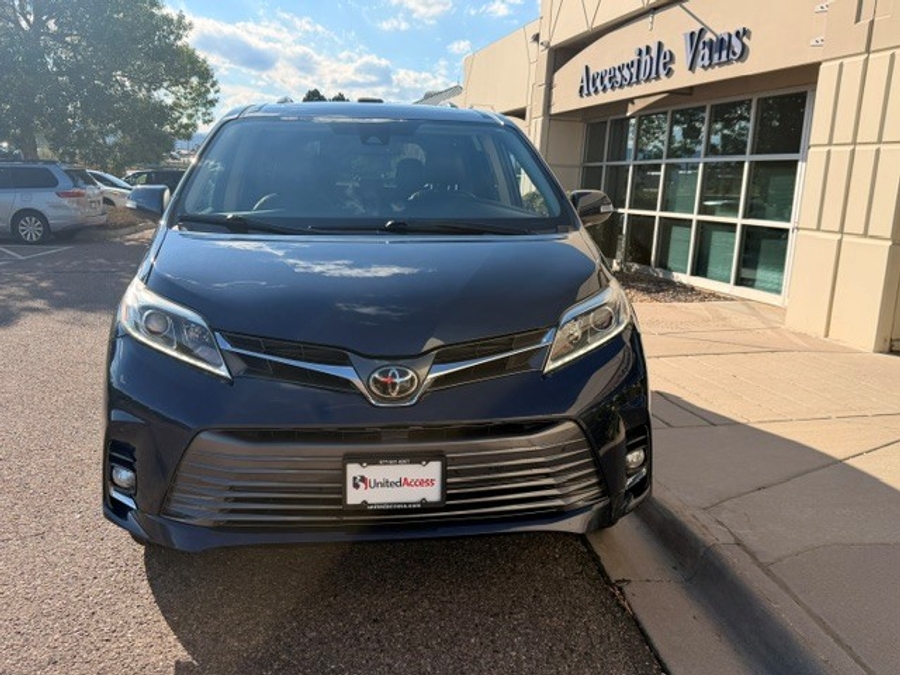 Used 2018 Toyota Sienna XLE - VMI Side Entry In Floor Automatic Ramp