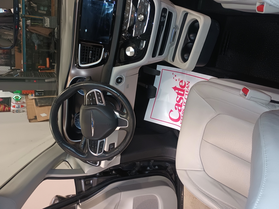 Grey Chrysler Pacifica image number 9