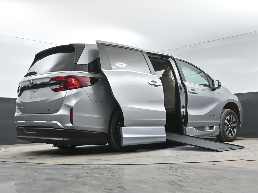 New 2026 Honda Odyssey EX-L - BraunAbility Side Entry Entry In Floor Automatic Ramp
