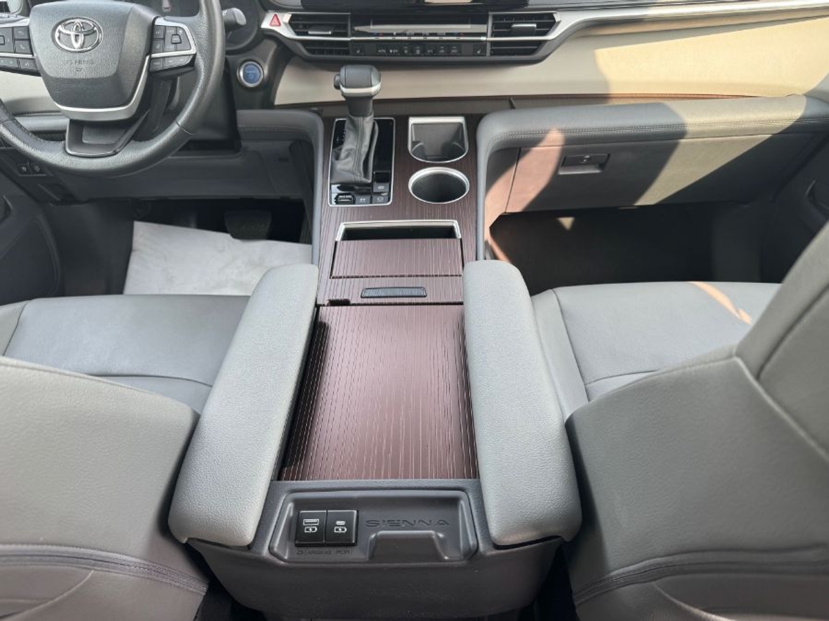 2024 TOYOTA SIENNA - Image 6
