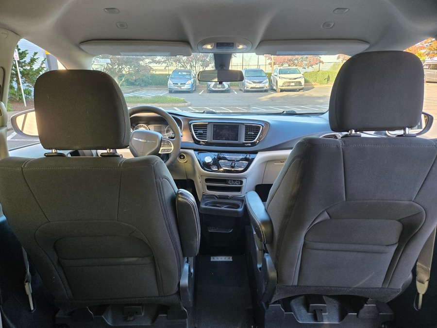 Used 2022 Chrysler Voyager LX - VMI Side Entry Fold Out Automatic Ramp