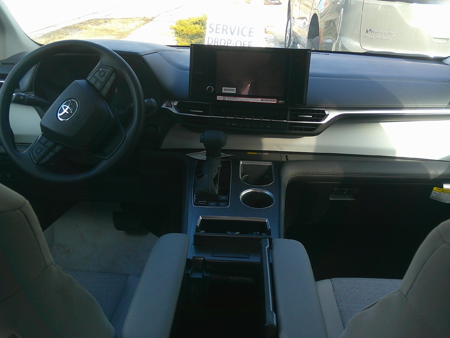 2025 TOYOTA SIENNA - Image 10