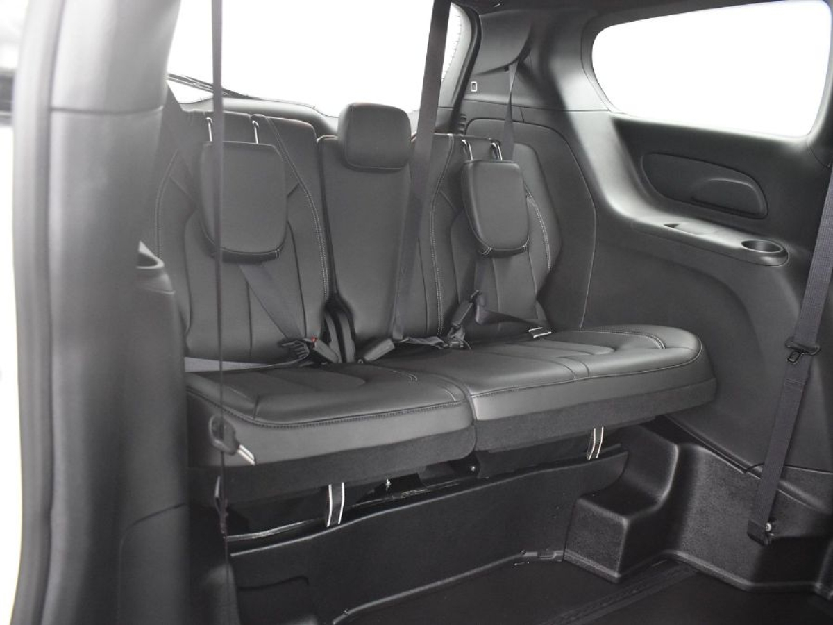2025 CHRYSLER VOYAGER - Image 10
