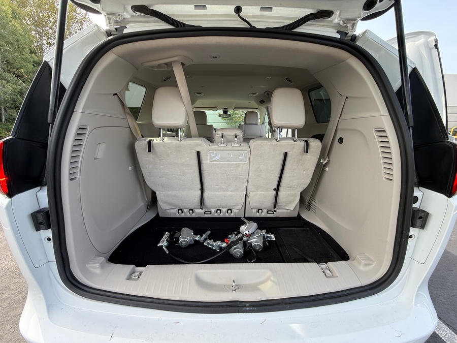 Used 2021 Chrysler Voyager LXi - BraunAbility Side Entry Fold Out Automatic Ramp