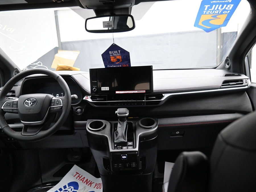 New 2025 Toyota Sienna Hybrid XSE Sport - BraunAbility Side Entry Entry In Floor Automatic Ramp