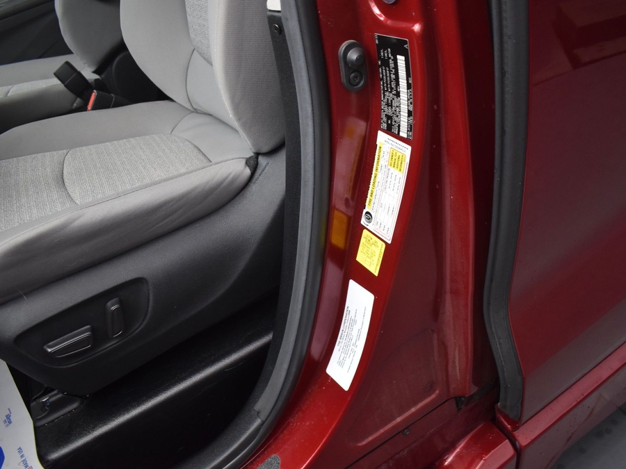 Used 2023 Toyota Sienna Hybrid LE - BraunAbility Side Entry Entry Fold Out Automatic Ramp