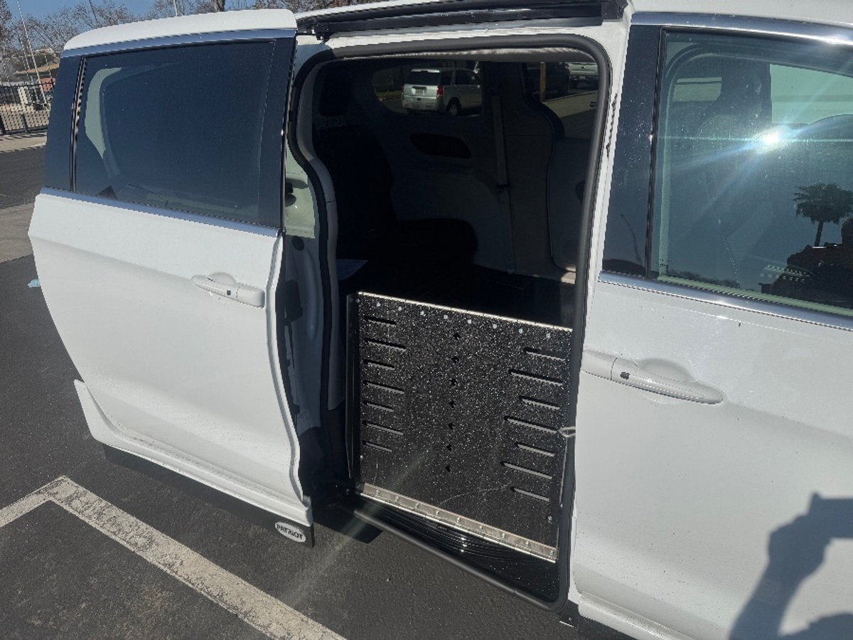 2024 CHRYSLER PACIFICA - Image 5