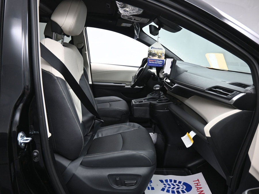 New 2026 Toyota Sienna Hybrid Limited - BraunAbility Side Entry Fold Out Automatic Ramp
