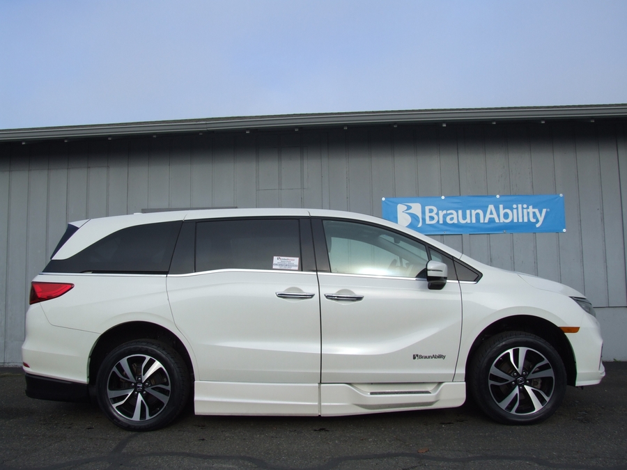 Used 2019 Honda Odyssey Elite - BraunAbility Side Entry Entry In Floor Automatic Ramp