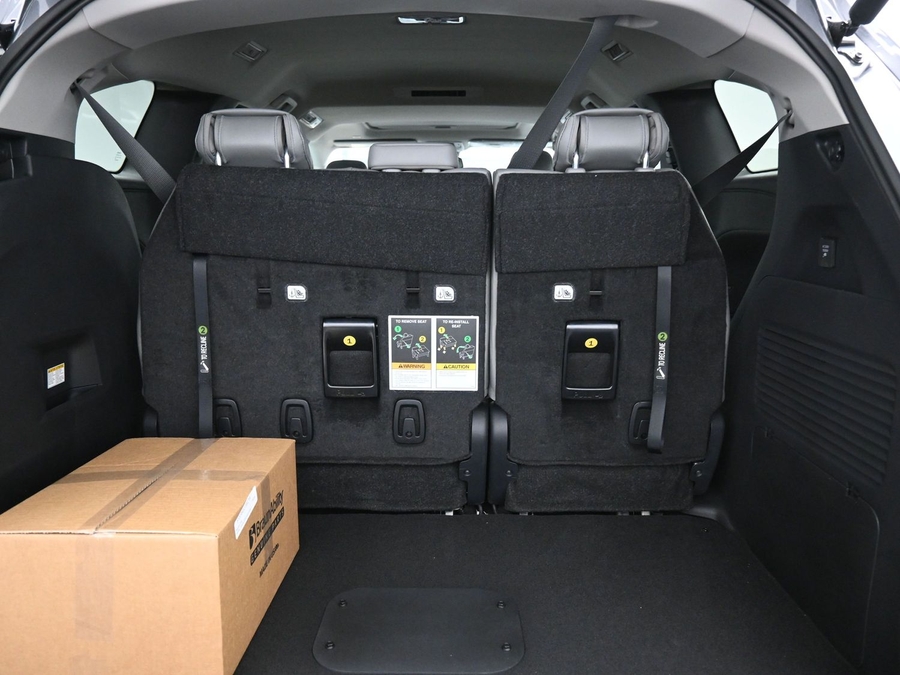 New 2025 Toyota Sienna Hybrid XLE Plus - BraunAbility Side Entry Entry Fold Out Automatic Ramp