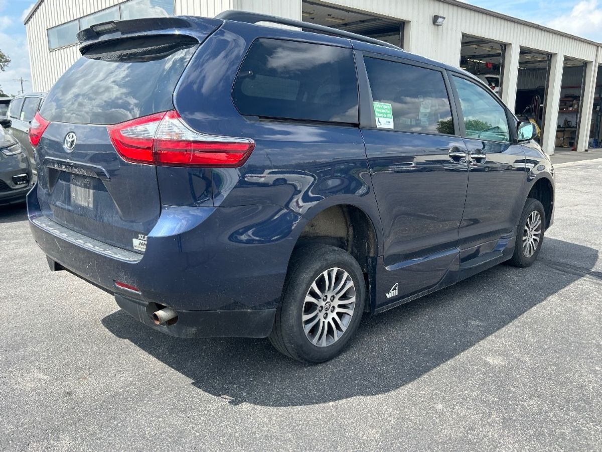 2020 TOYOTA SIENNA - Image 10