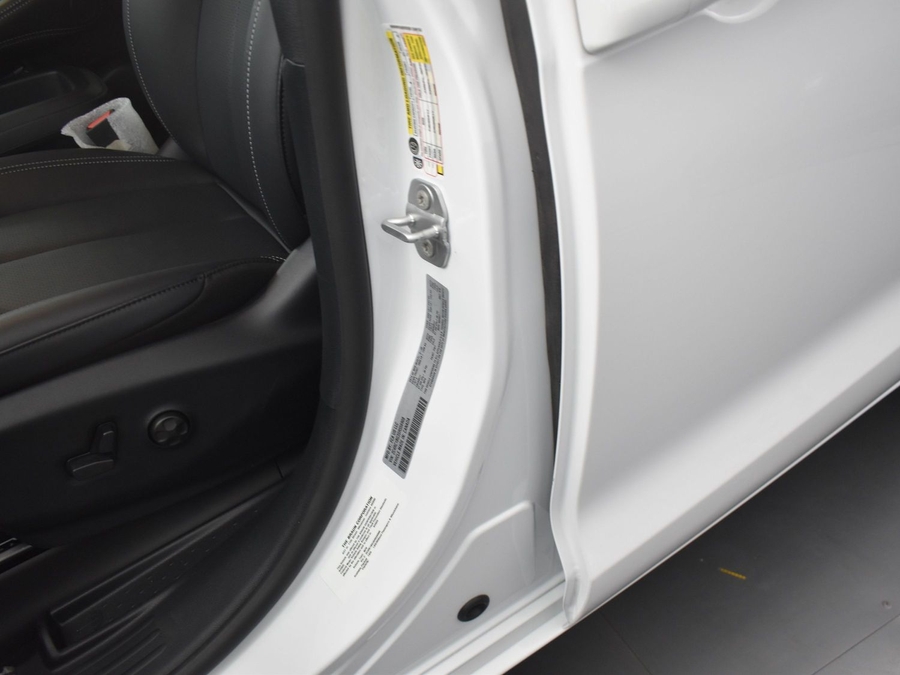 New 2025 Chrysler Pacifica Select Safety - BraunAbility Rear Entry Entry Fold Out Manual Ramp