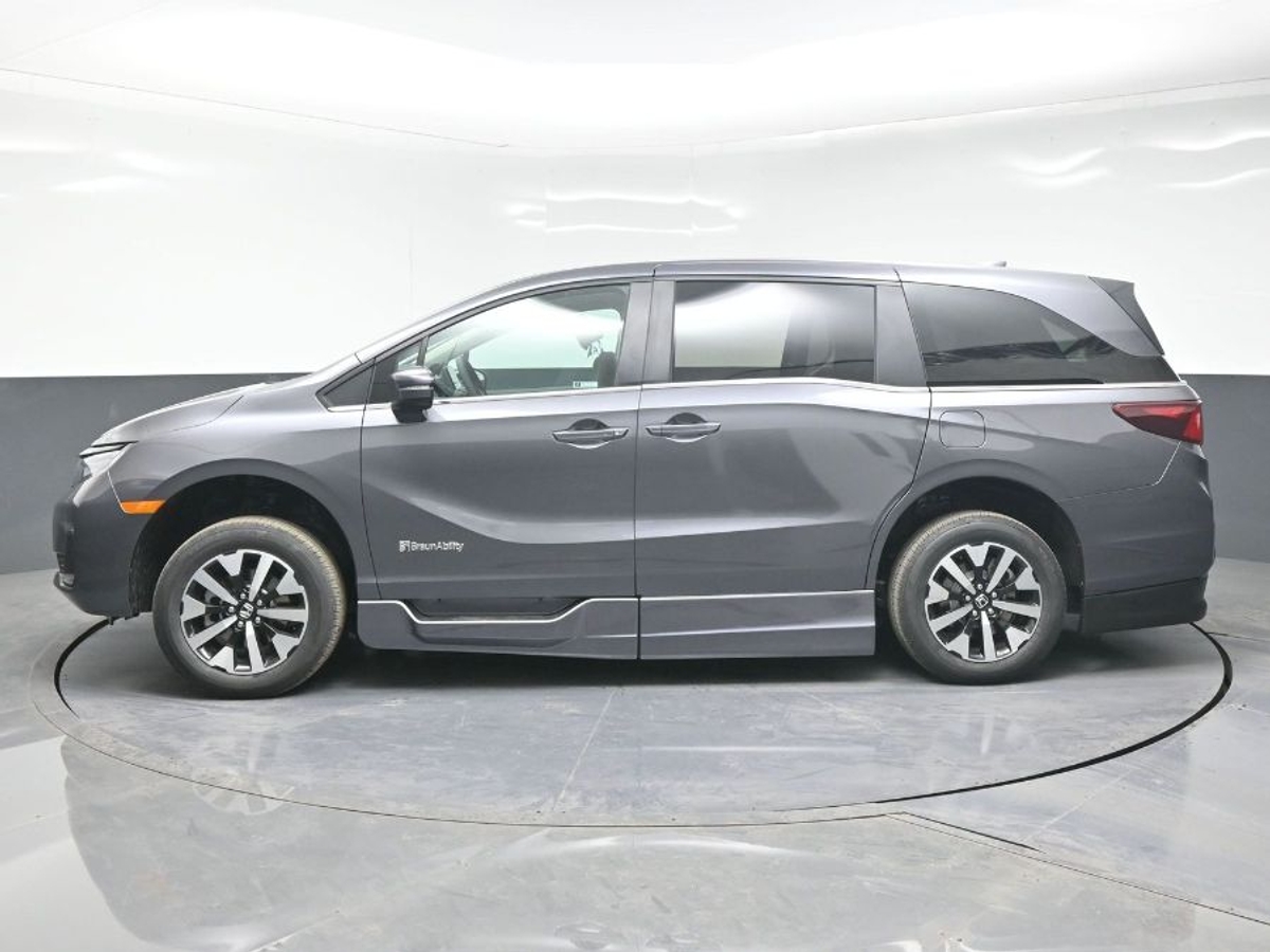 Grey Honda Odyssey image number 3