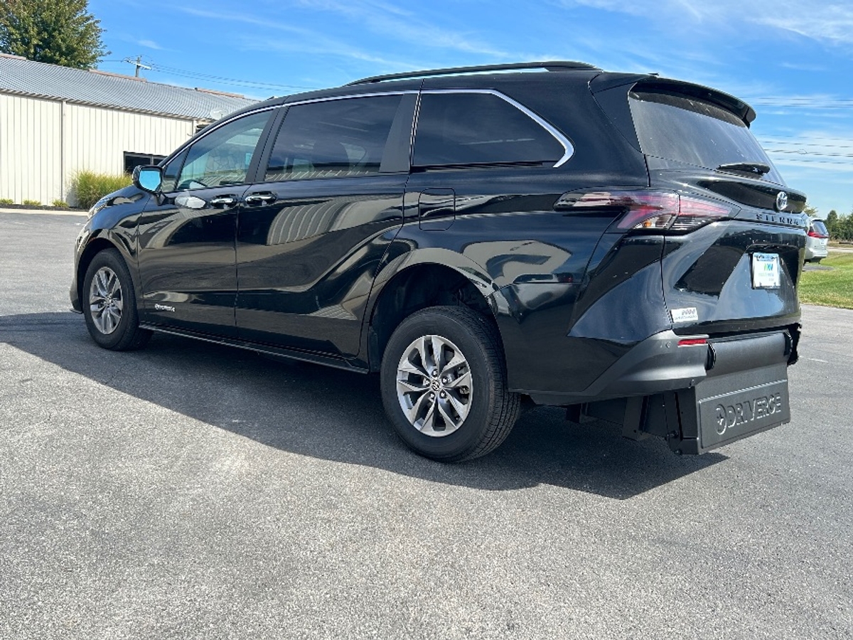 2023 TOYOTA SIENNA - Image 6