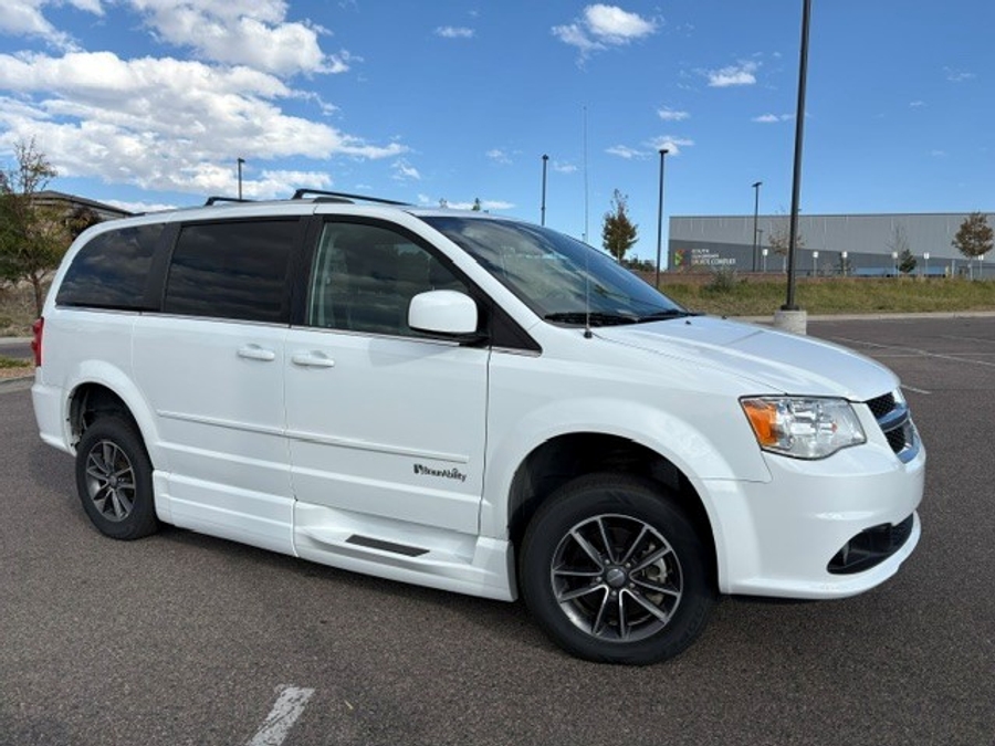 Used 2017 Dodge Grand Caravan SXT - BraunAbility Side Entry Fold Out Automatic Ramp