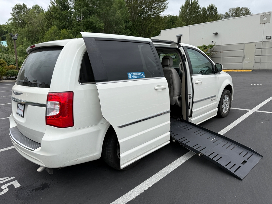 Used 2011 Chrysler Town and Country Touring - BraunAbility Side Entry Fold Out Automatic Ramp