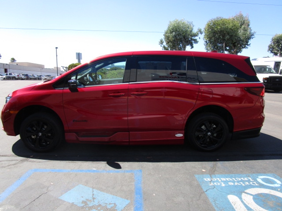 New 2026 Honda Odyssey Sport - BraunAbility Side Entry In Floor Automatic Ramp