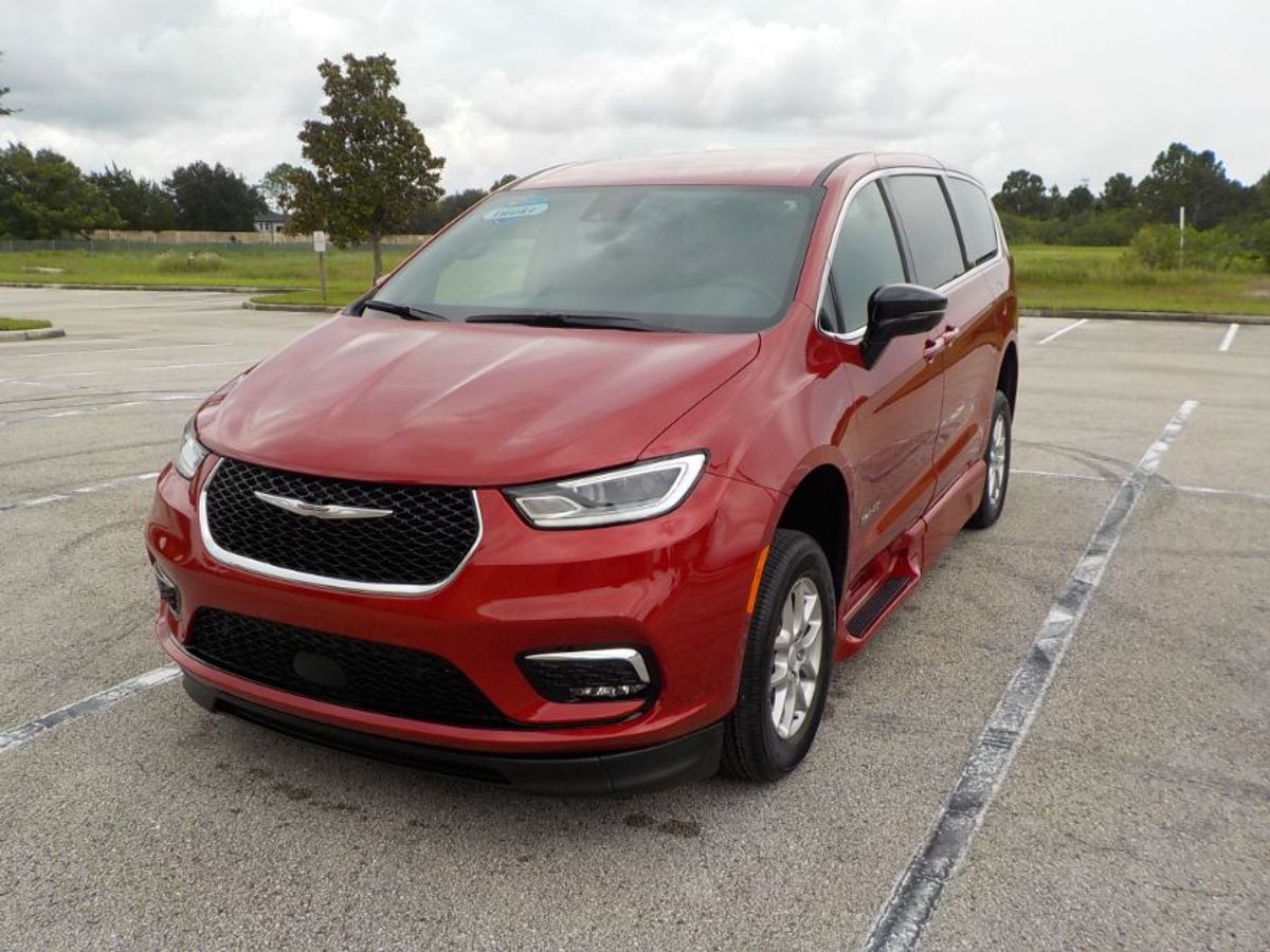 2025 CHRYSLER PACIFICA - Image 28