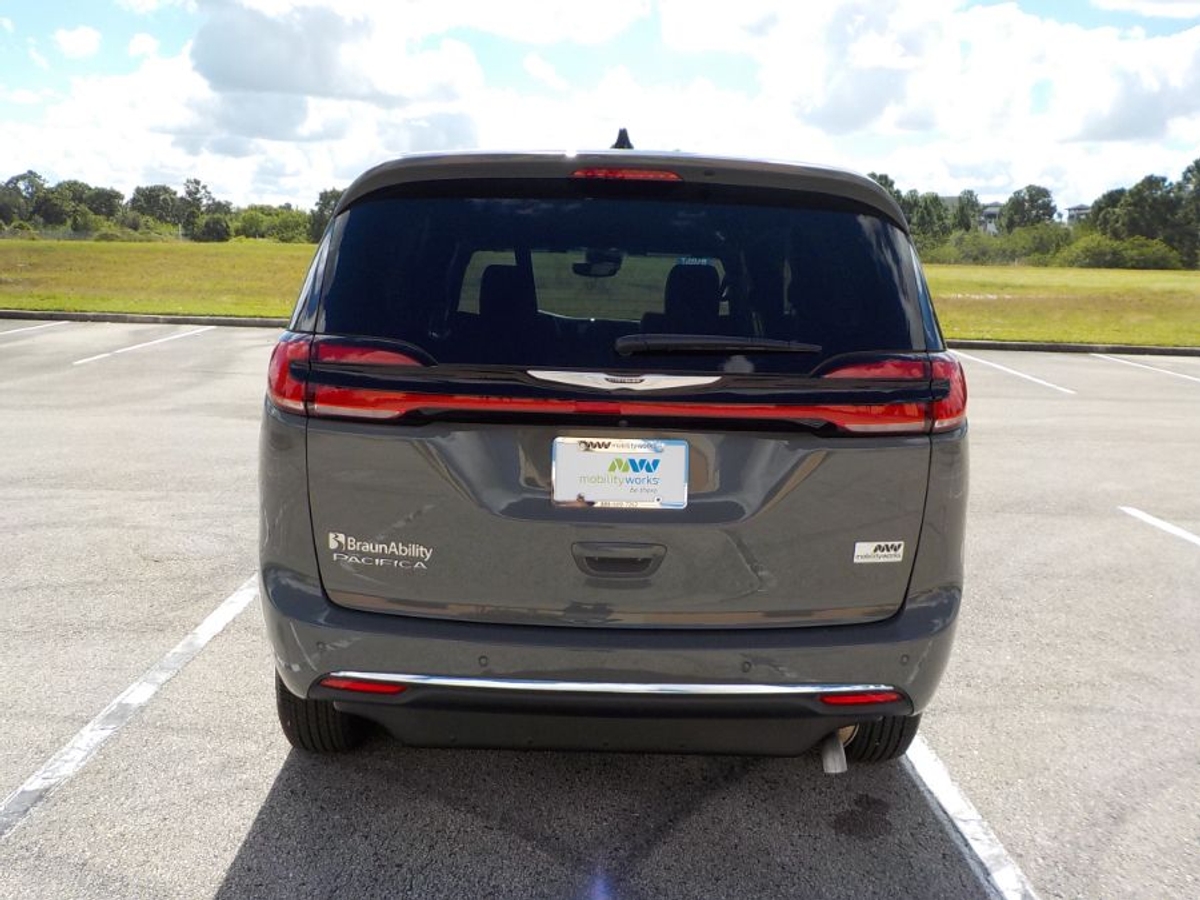2025 CHRYSLER PACIFICA - Image 31