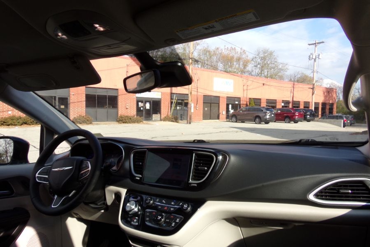 2024 CHRYSLER PACIFICA - Image 9