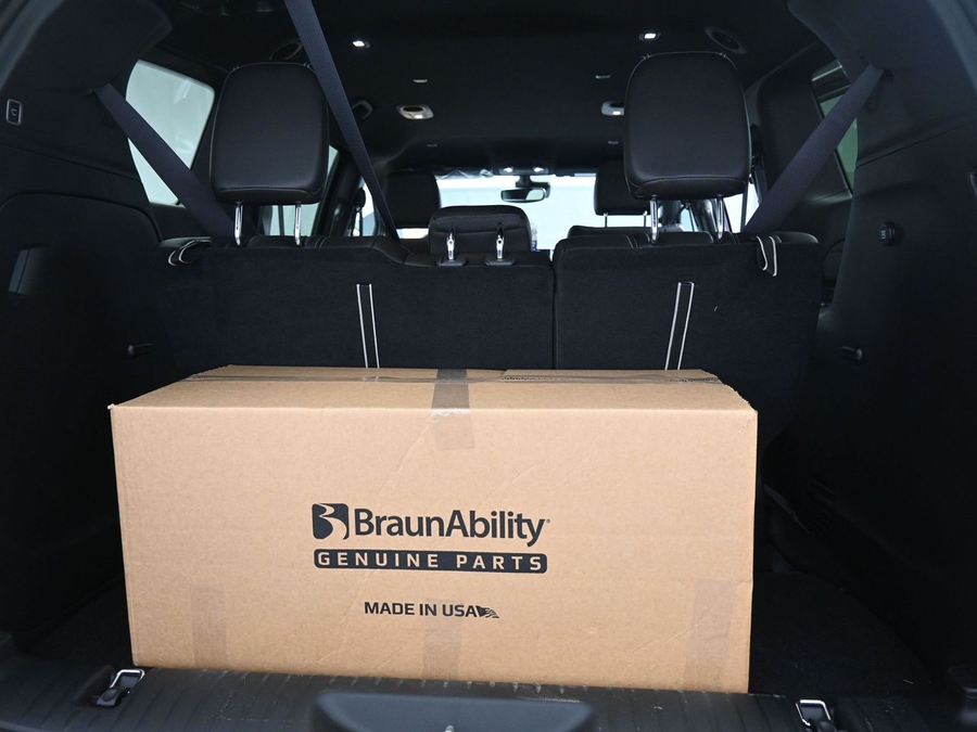 New 2026 Chrysler Pacifica Select Sport - BraunAbility Side Entry Fold Out Automatic Ramp