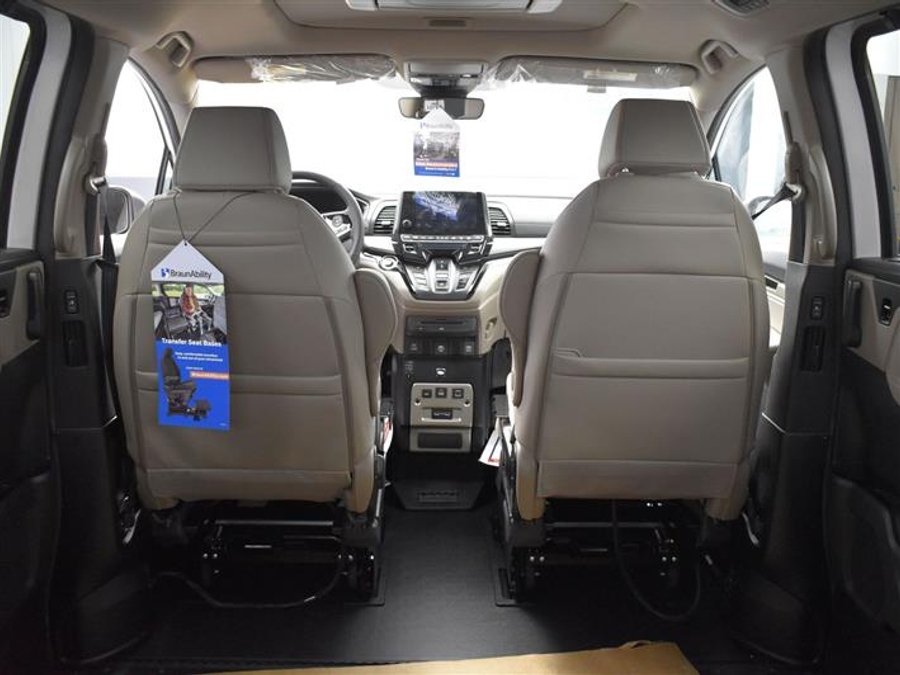 New 2026 Honda Odyssey Touring - BraunAbility Side Entry In Floor Automatic Ramp