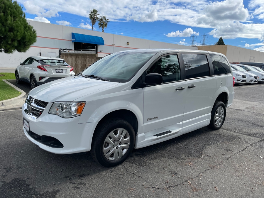 Used 2019 Dodge Grand Caravan SE - BraunAbility Side Entry Entry Fold Out Manual Ramp