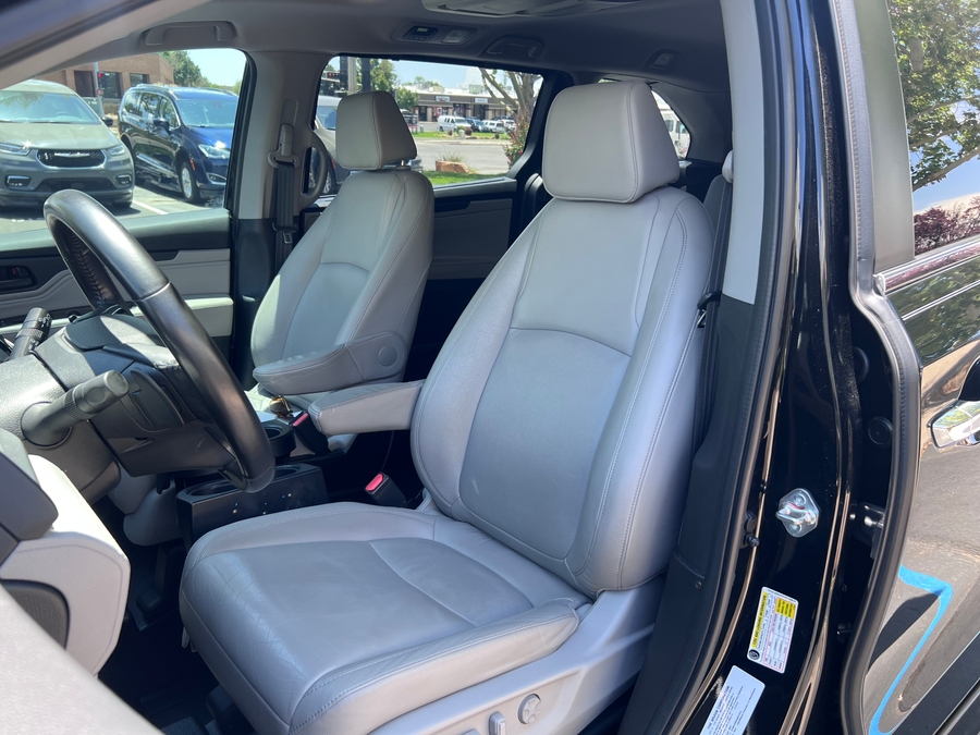 Used 2019 Honda Odyssey Touring - BraunAbility Side Entry In Floor Automatic Ramp