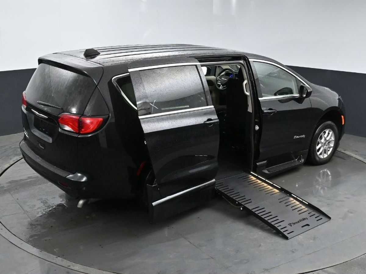 2023 CHRYSLER VOYAGER - Image 15