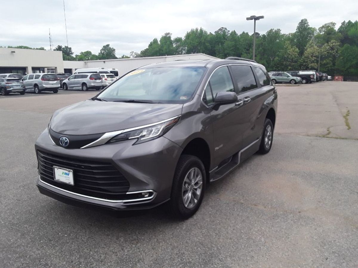 2023 TOYOTA SIENNA - Image 15