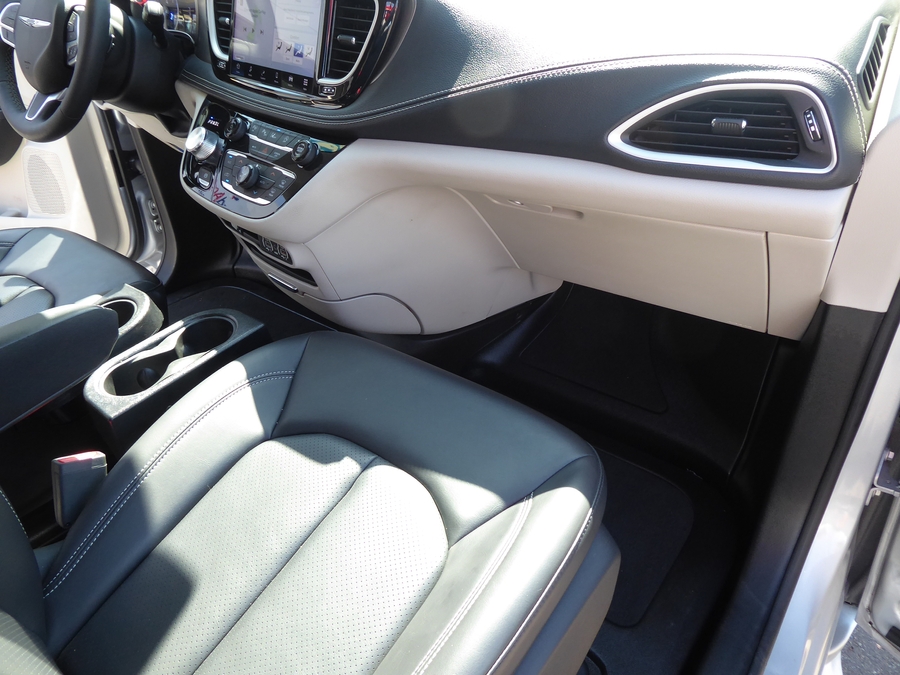 2023 Chrysler Pacifica Touring L - Photo 22