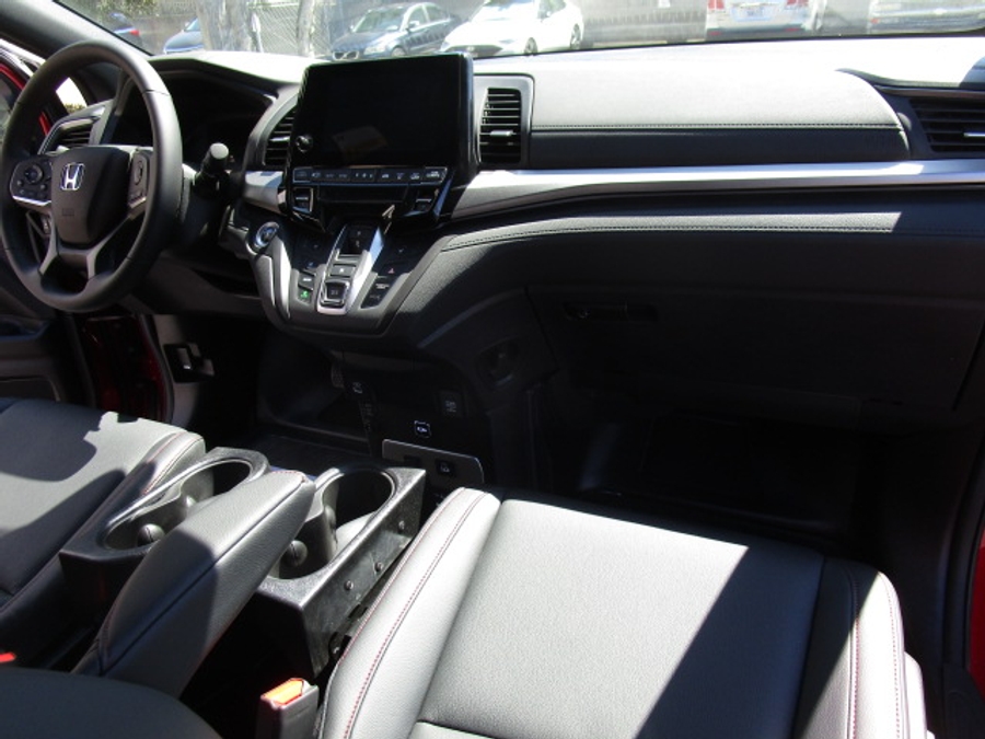 New 2026 Honda Odyssey Sport - BraunAbility Side Entry In Floor Automatic Ramp