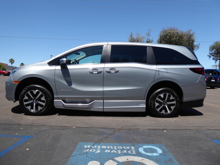 New 2026 Honda Odyssey EX-L - BraunAbility Side Entry In Floor Automatic Ramp