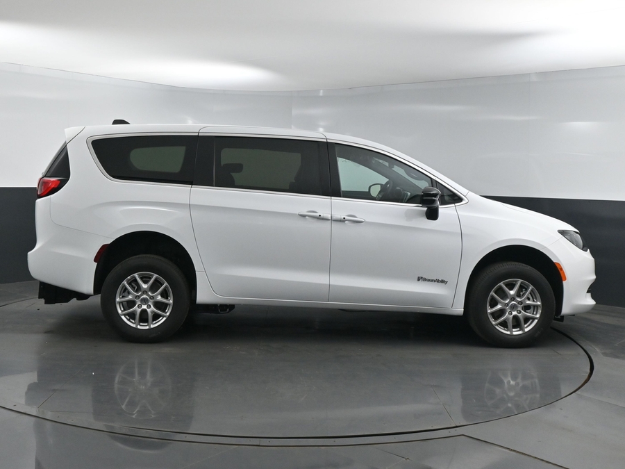 Used 2025 Chrysler Voyager LX - BraunAbility Commercial Side Entry Fold Out Manual Ramp