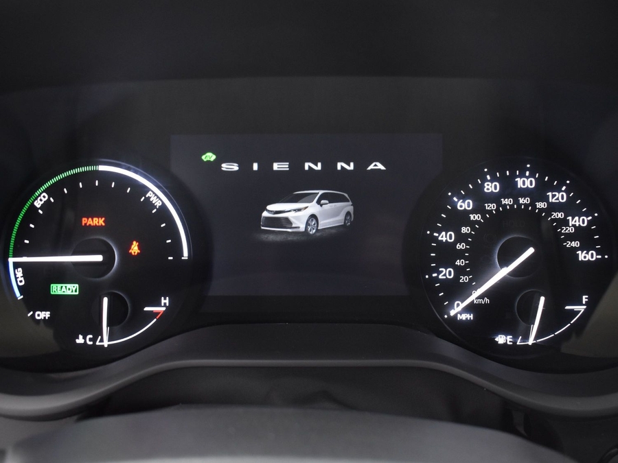 New 2025 Toyota Sienna Hybrid XLE Base - BraunAbility Side Entry Entry In Floor Automatic Ramp