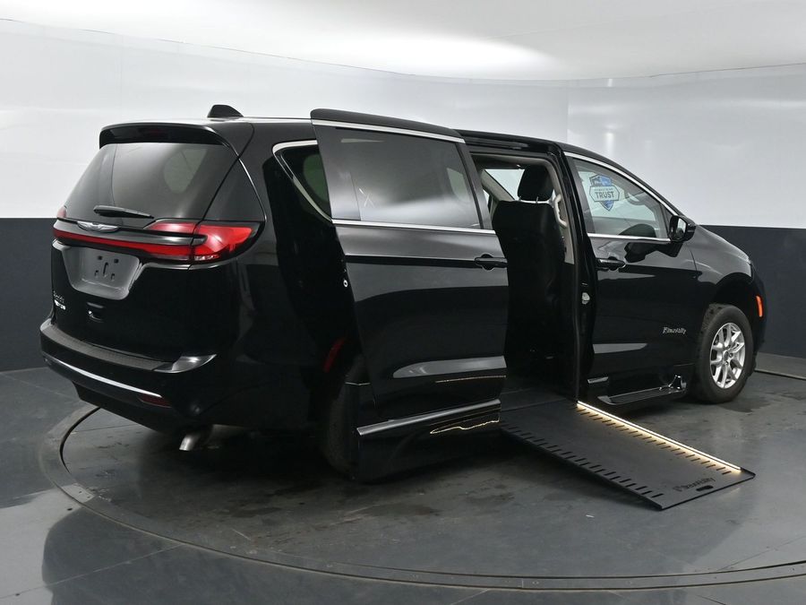 Used 2024 Chrysler Pacifica Touring L - BraunAbility Side Entry Entry In Floor Automatic Ramp