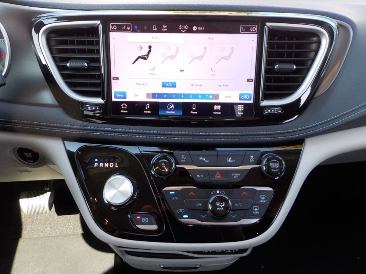 2024 CHRYSLER PACIFICA - Image 29