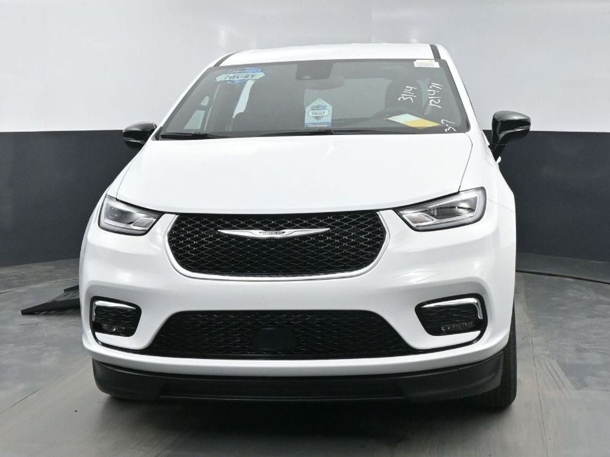 2024 Chrysler Pacifica Touring - Photo 20