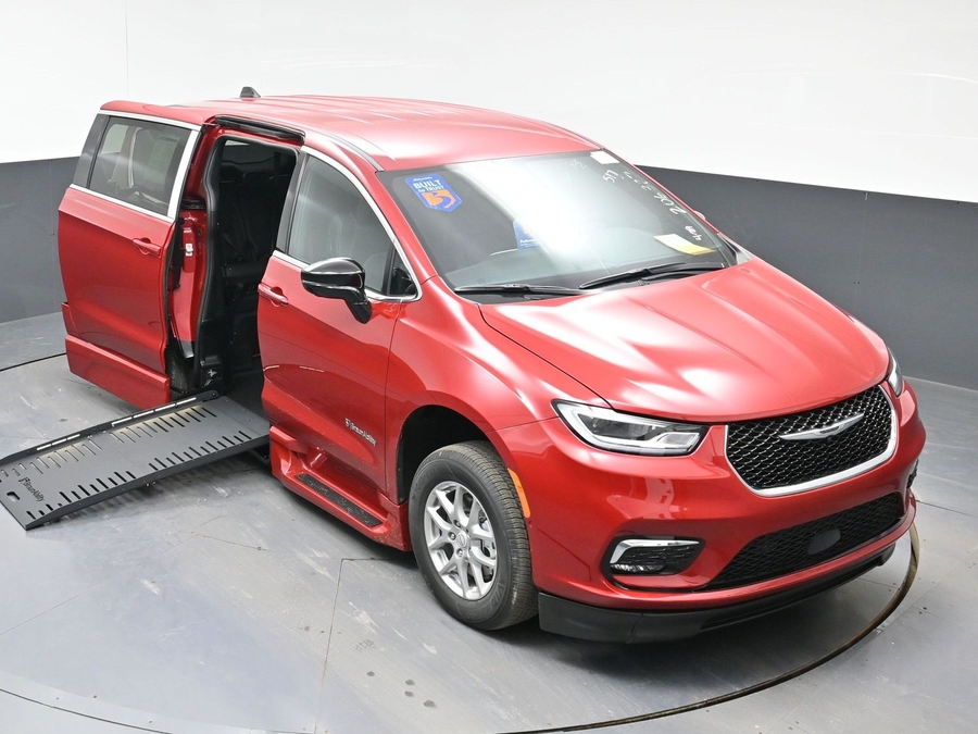 Red Chrysler Pacifica image number 7