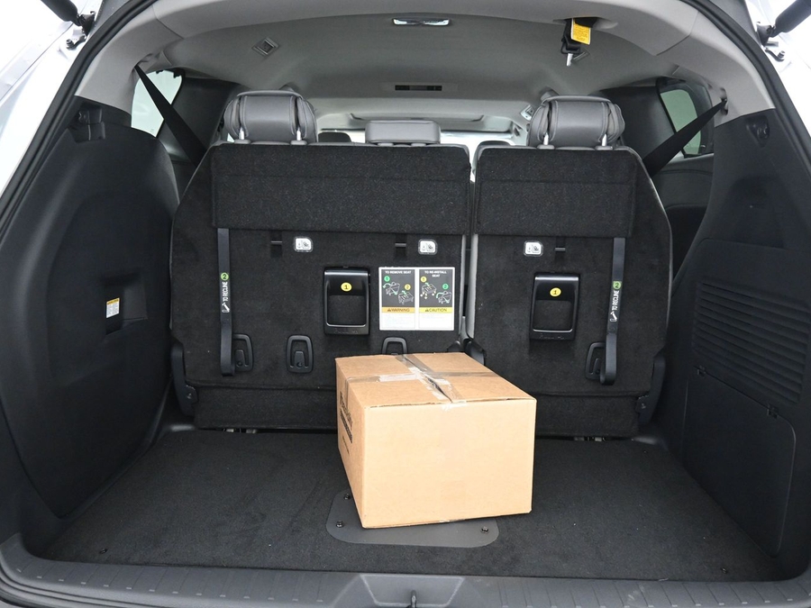New 2026 Toyota Sienna Hybrid XLE Base - BraunAbility Side Entry Fold Out Automatic Ramp