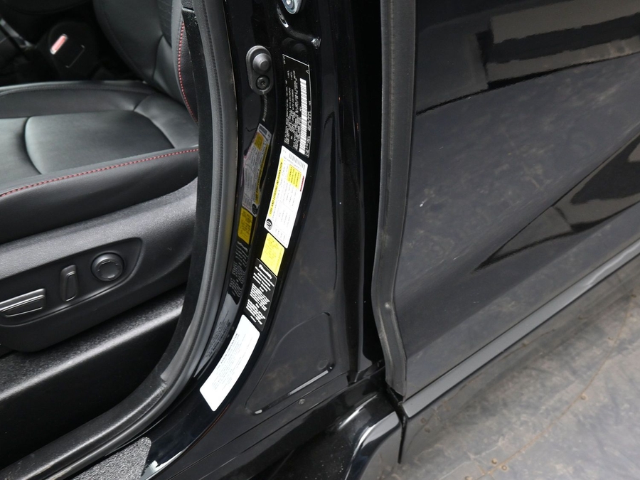 Black Toyota Sienna image number 16