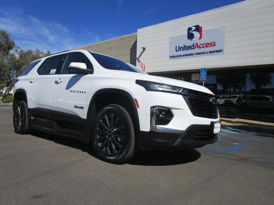 Used 2023 Chevrolet Traverse 2LT RS - BraunAbility Side Entry Entry In Floor Automatic Ramp