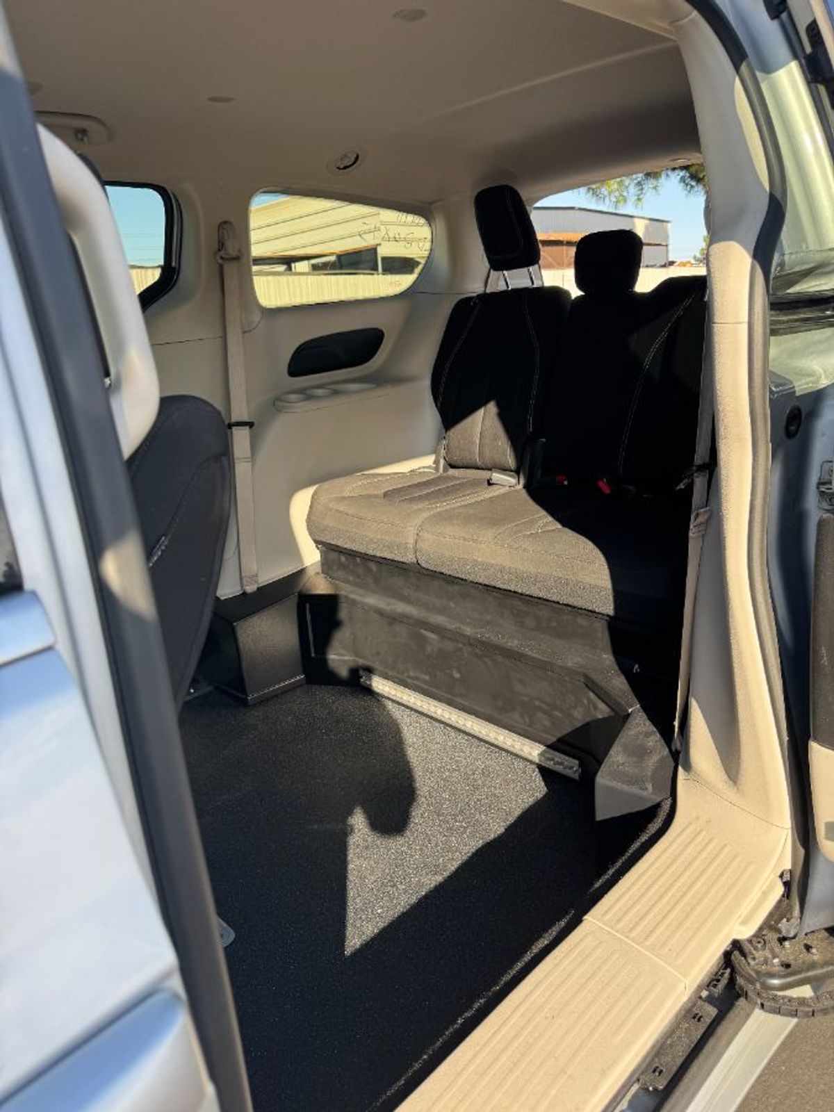 2023 CHRYSLER VOYAGER - Image 18