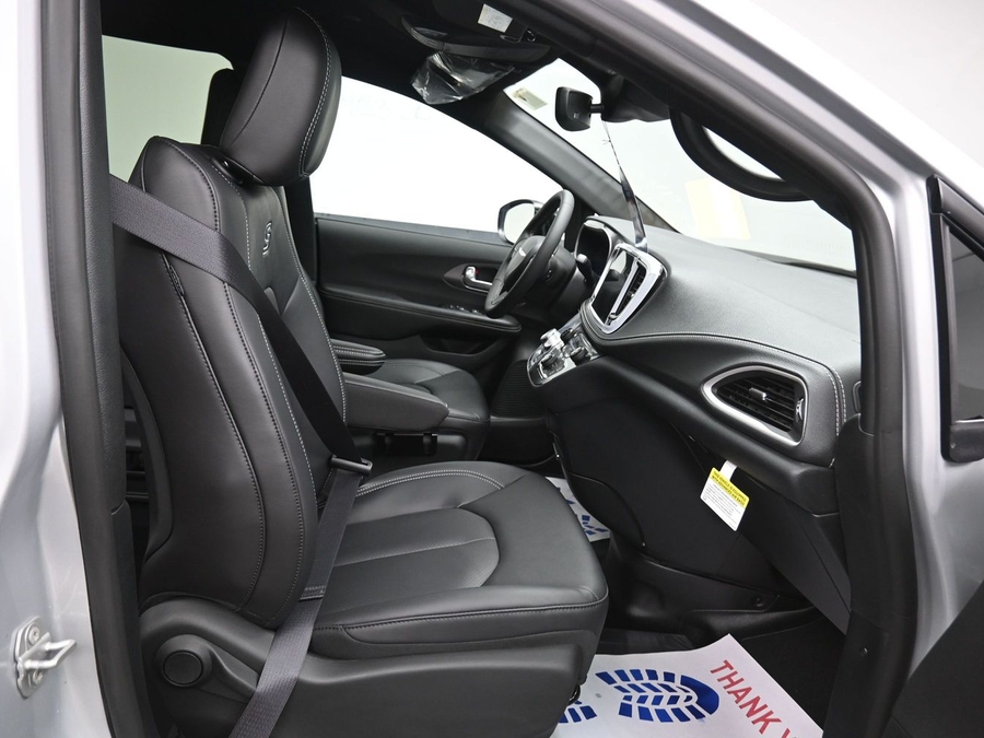 New 2026 Chrysler Pacifica Select Sport - BraunAbility Side Entry Entry Fold Out Automatic Ramp