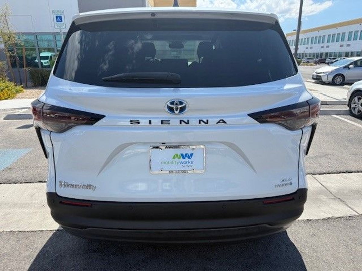 2023 TOYOTA SIENNA - Image 14